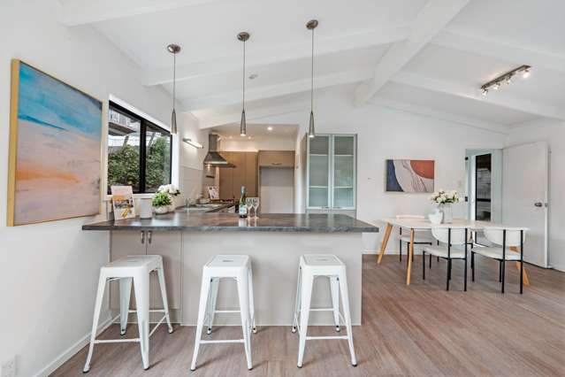 2/104 Ocean View Road Hillcrest_3
