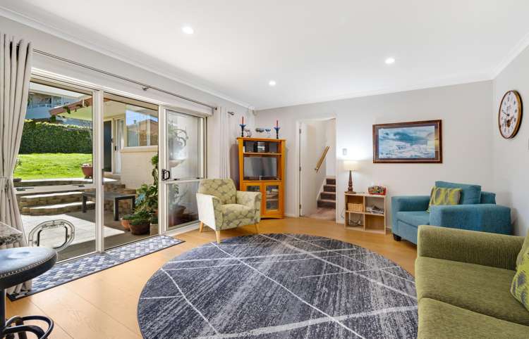 11 Gillett Place Botany Downs_11