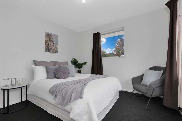 29 Avro Crescent Hornby_11