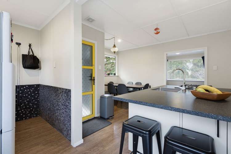 25 Riverbank Road Okoia_10