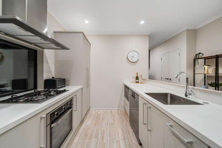 38 Matairangi Avenue Totara Heights_3