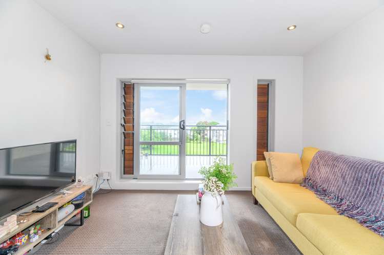 E16/71 Spencer Road Oteha_6