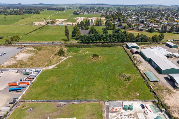 10-16, 18 Huttloc Drive Tokoroa_5