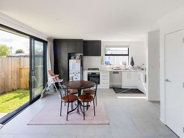 2/15 Mears Road Saint Andrews_2