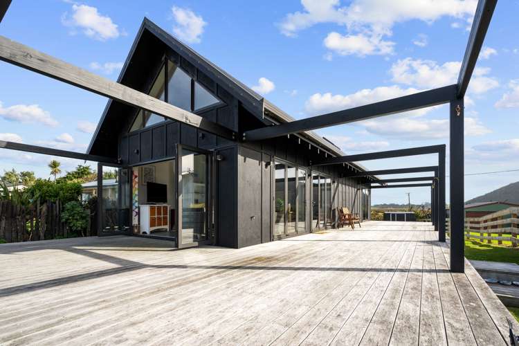 497 Waikawacurio Bay Road Curio Bay Southland Houses for Sale