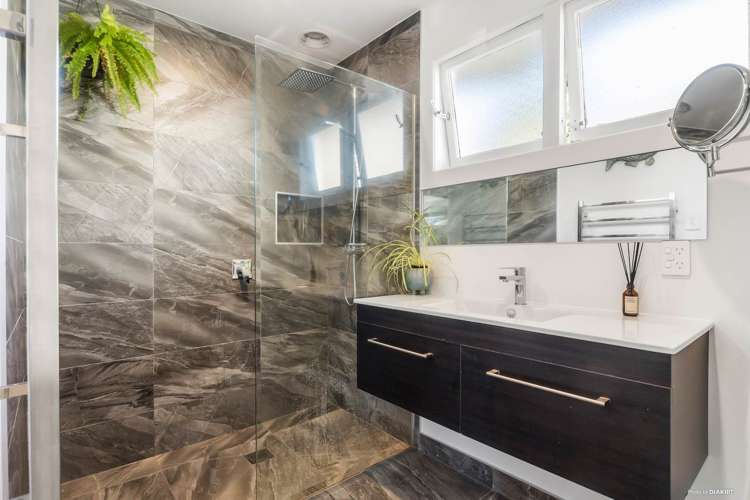 1/7a Woodvale Road Glen Eden_6