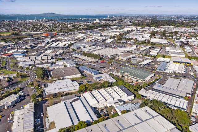 Unit A, 57 View Road Wairau Valley_1