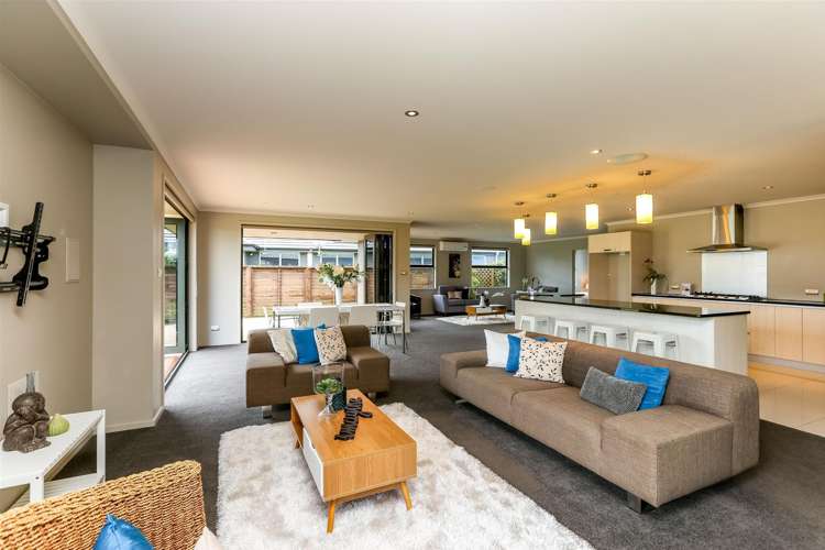 9 Saint Andrews Parkway Waiwhakaiho_2