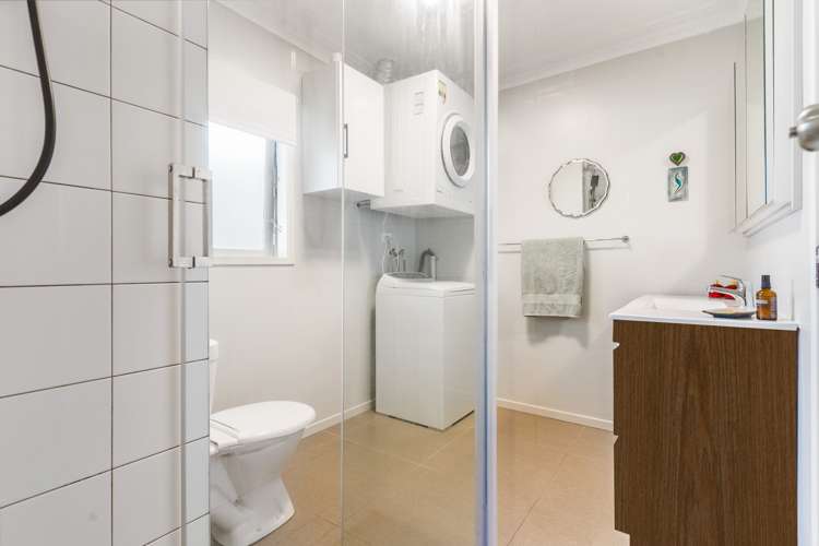 6 James Place Opaheke_15