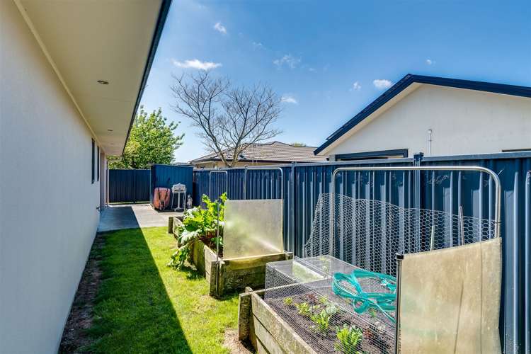 6 Donald Place Frimley_24