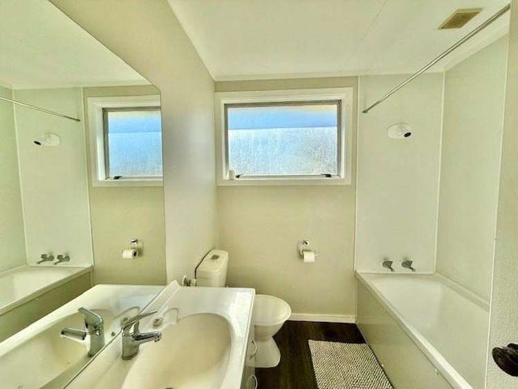 2 Harold Lane Dinsdale_10