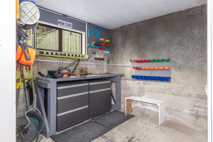 19 Forth Place Papakowhai_19