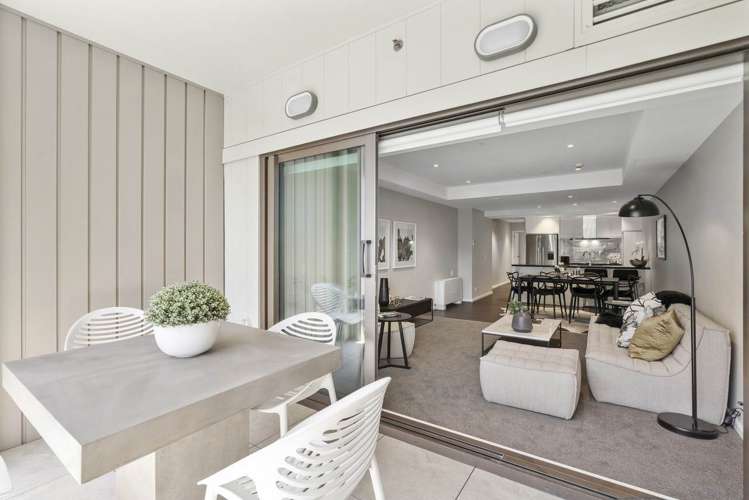 213/47 Beach Road City Centre_19