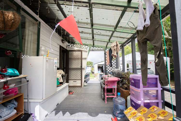 18 Canal West Road Waitakaruru_10