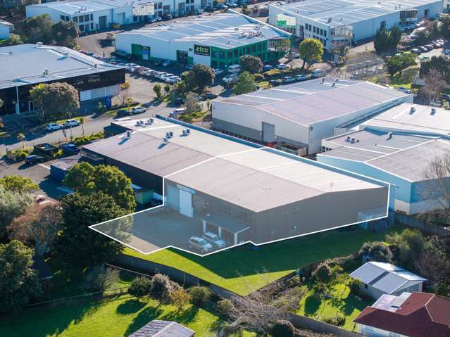 Mt Wellington Warehouse with Yard