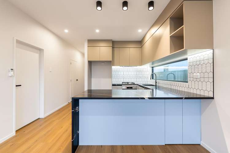 8 Paretao Street Massey_5