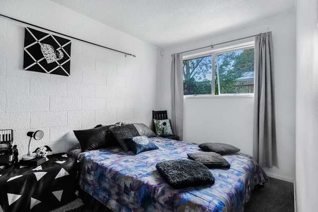 B/15 Saxbys Road Glenview_4