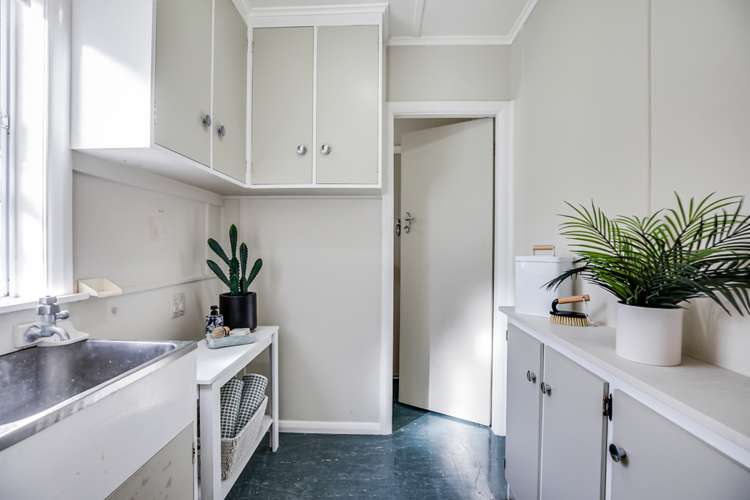 216 Fox Street Hamilton East_9