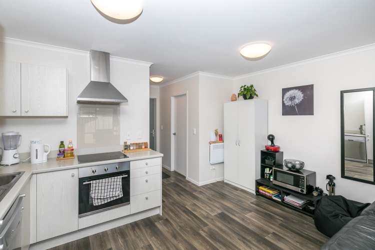 19 Chiefs Court Hamilton East_7