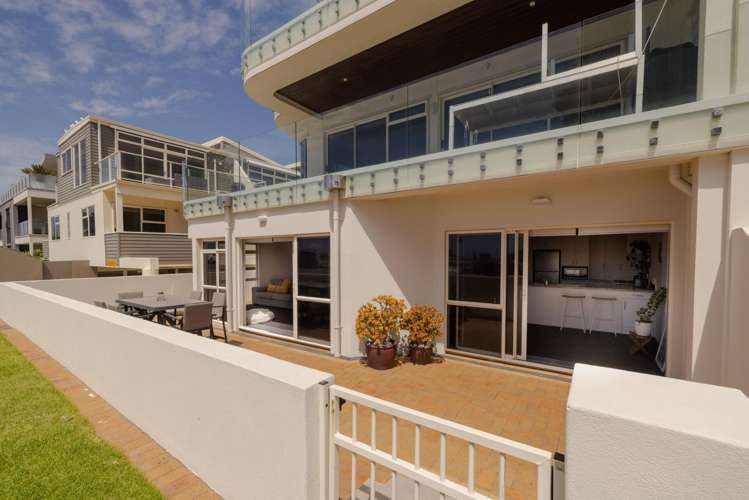 1A/45 Marine Parade Mt Maunganui_13