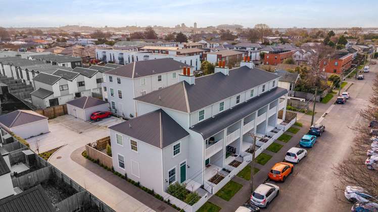 6/11 Bunyan Street Waltham_24