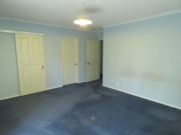 1298 Stanley Road Elgin_17