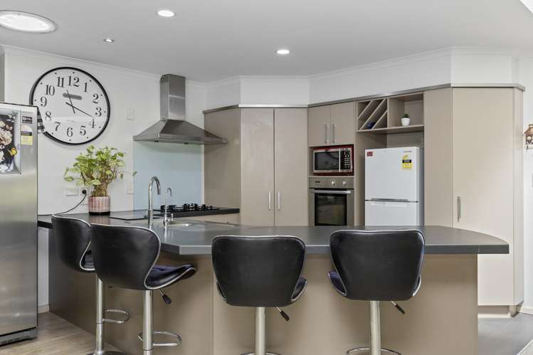 7 Meliss Brae Rangatira Park_6