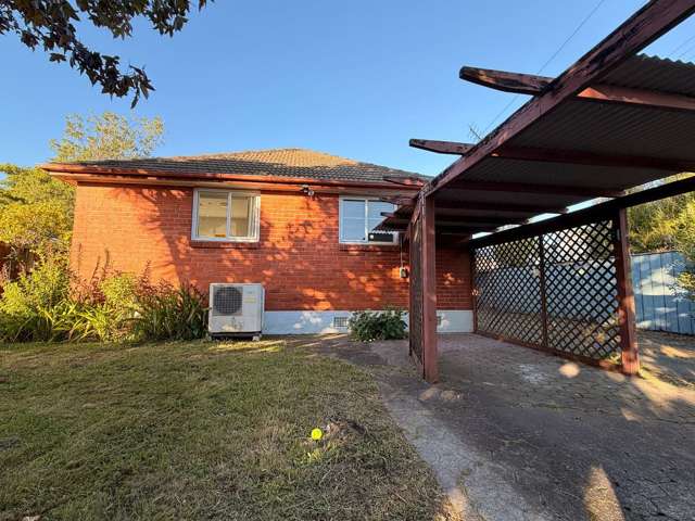 Central 3-bedroom house with garden and storage