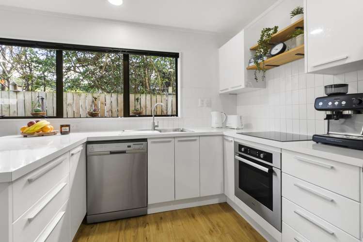 1/163 Queens Drive Lyall Bay_6