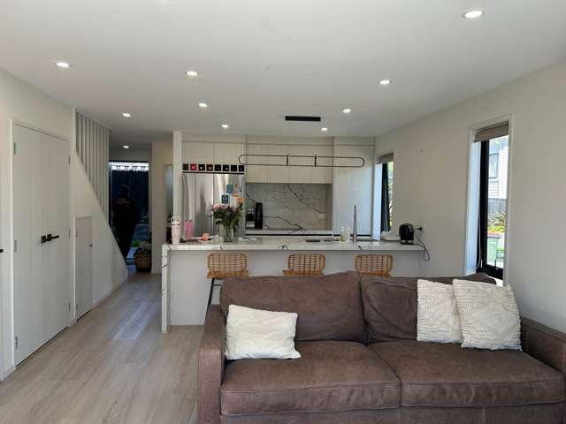 3/1 Seaforth Avenue Mangere Bridge_2