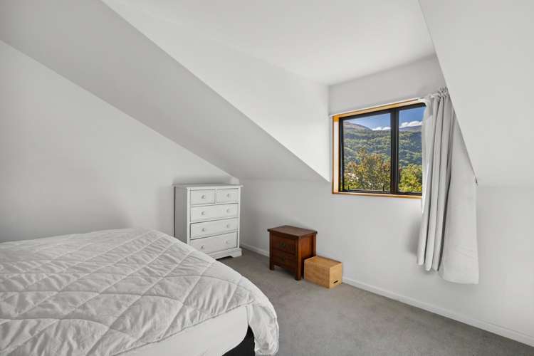 9A & 9B Argyle Place Arrowtown_15