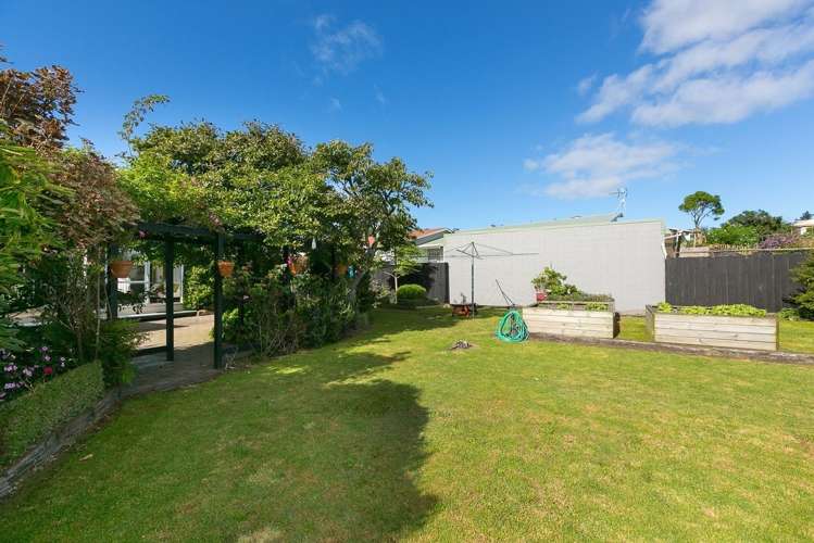61 Clifton Drive Waitara_23