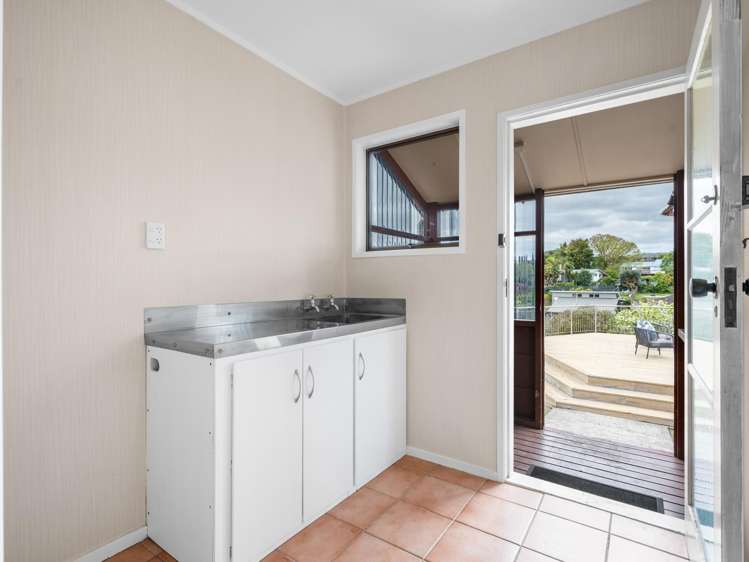 31 Amanda Avenue Dinsdale_11