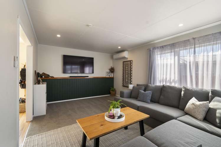 18 Tararua Terrace Cloverlea_15