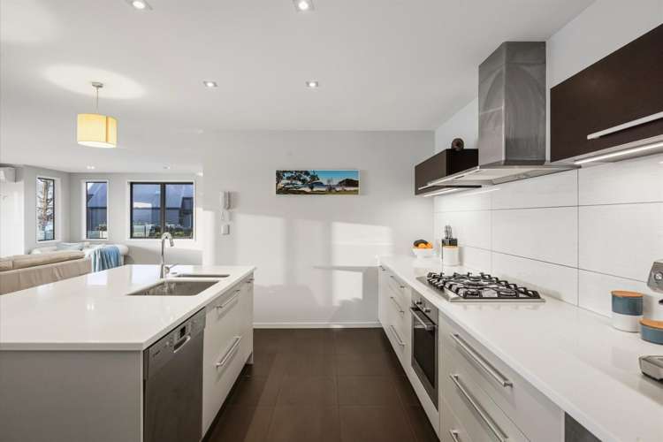 23D Kings Avenue Matua_11