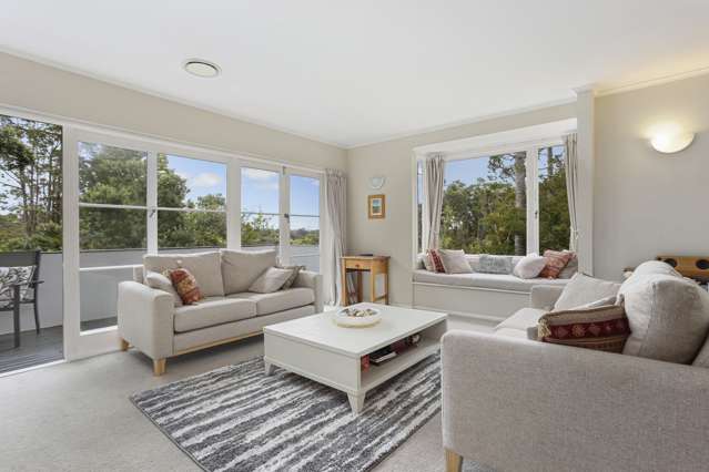 63 Woodfern Crescent Titirangi_2