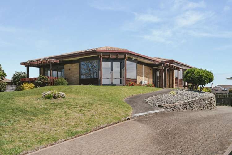 32 Hillcrest Road Otumoetai_2