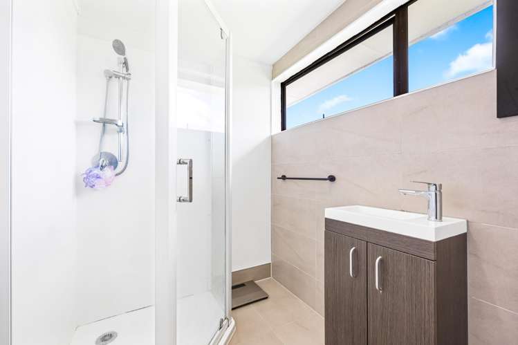 2/42 Kiwi Esplanade Mangere Bridge_10