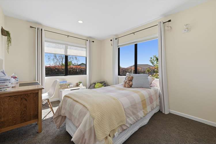 2 Benmore Crescent Pyes Pa_20