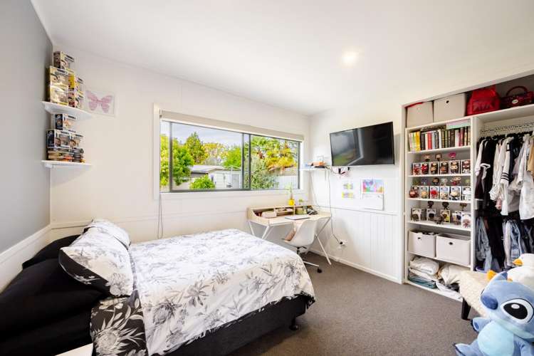 402 Park Road South Akina_13