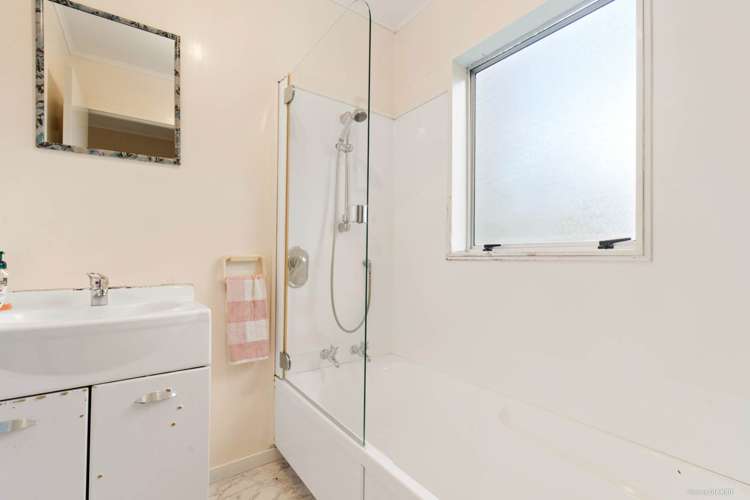 53 Athena Drive Totara Vale_9