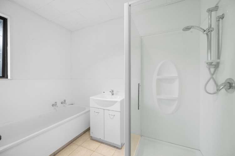 165 Chatham Road Flaxmere_13