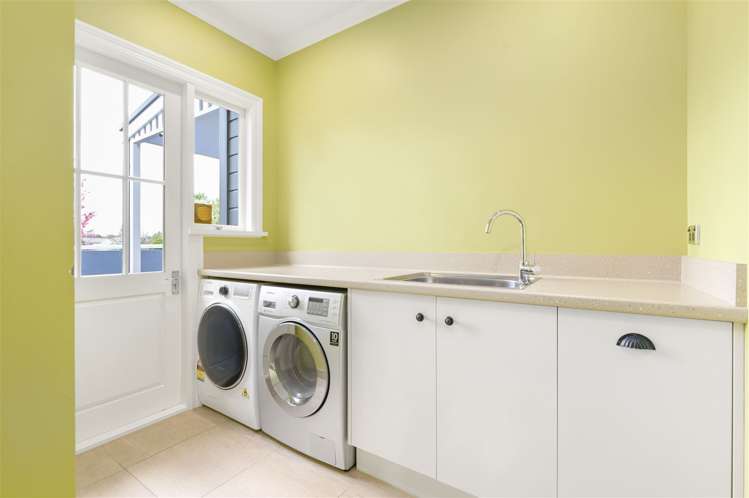 134 River Road Hamilton East_28