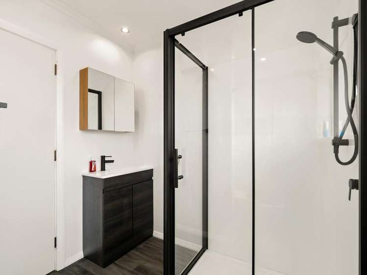 35 Glendevon Place Vauxhall_17