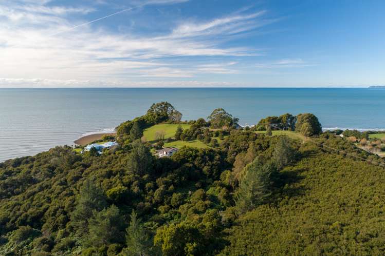 82 Lookout Road Parapara_6