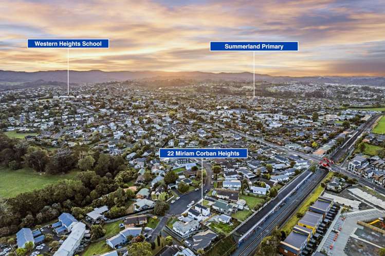 22A Miriam Corban Heights Henderson Heights_26