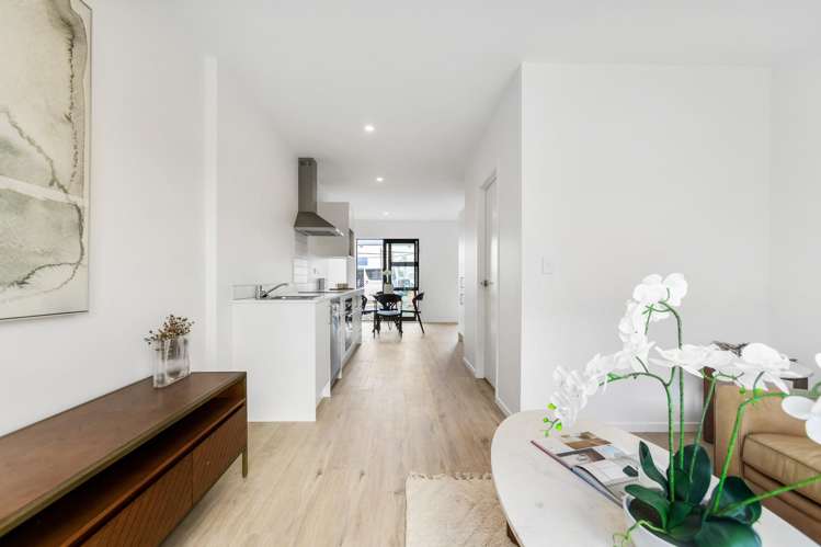 76 Rauemi Way Te Atatu South_11