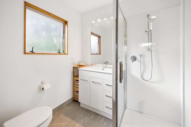 25 Woodfern Crescent Titirangi_16