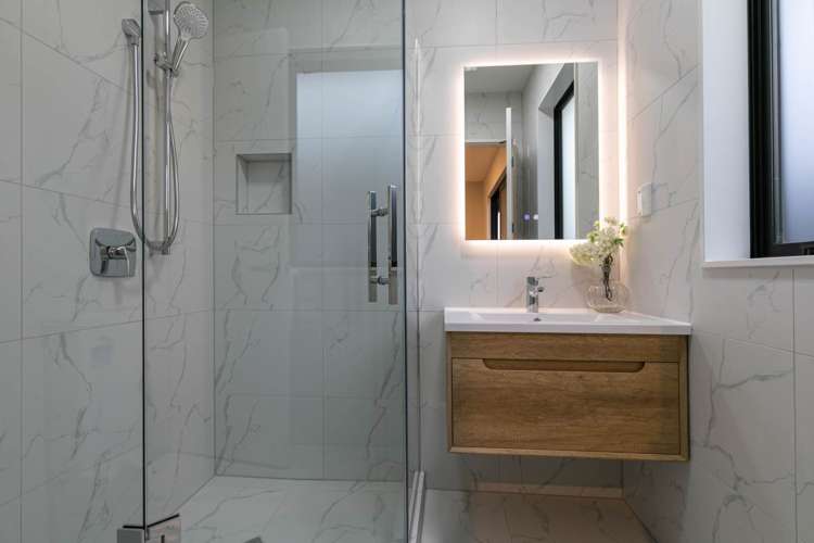 11 Frith Street Wainui_13