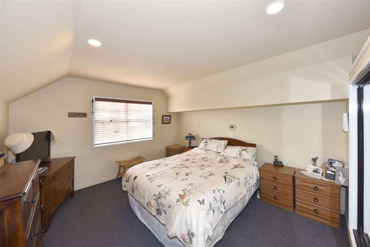 27 Yellowstone Crescent Burwood_5